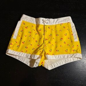 Pinup Highwaisted cherry 🍒 print shorts.